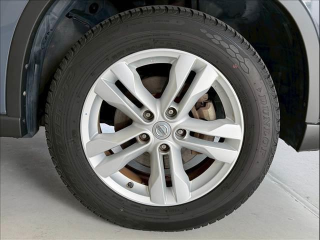 エクストレイル ２０Ｘ　アッシュグレー　純正ナビ　シートヒーター　ルーフレール　バックカメラ　Ｂｌｕｅｔｏｏｔｈ　ＣＤ／ＤＶＤ再生　フルセグ　インテリジェントキー　オートエアコン　オートライト　純正１７インチＡＷ（35枚目）