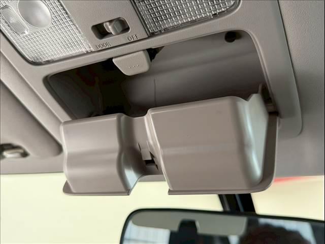 エクストレイル ２０Ｘ　アッシュグレー　純正ナビ　シートヒーター　ルーフレール　バックカメラ　Ｂｌｕｅｔｏｏｔｈ　ＣＤ／ＤＶＤ再生　フルセグ　インテリジェントキー　オートエアコン　オートライト　純正１７インチＡＷ（62枚目）