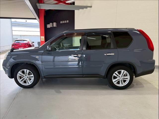 エクストレイル ２０Ｘ　アッシュグレー　純正ナビ　シートヒーター　ルーフレール　バックカメラ　Ｂｌｕｅｔｏｏｔｈ　ＣＤ／ＤＶＤ再生　フルセグ　インテリジェントキー　オートエアコン　オートライト　純正１７インチＡＷ（80枚目）