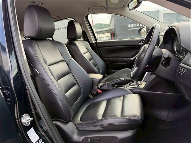 ＣＸ－５ ＸＤ　Ｌパッケージ　黒革　シートヒーター　パワーシート　ＲＶＭ　クルーズコントロール　バックカメラ　サイドカメラ　Ｂｌｕｅｔｏｏｔｈ　フルセグ　ＣＤ／ＤＶＤ再生　スマートキー　プッシュスタート　ＥＴＣ　純正１７ＡＷ（8枚目）
