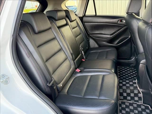 CX-5 XD Lパッケージ 黒革 BOSEサウンド シートヒーター RVM サイドカメラ パワーシート クルーズコントロール 純正17インチAW バックカメラ アイドリングストップ ステアリングリモコン 純正ナビ スマートキー(9枚目)