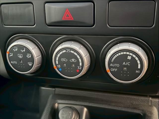 エクストレイル ２０Ｘ　ベージュ　マッドブラック　サンルーフ　シートヒーター　ルーフレール　純正ＨＤＤナビ　バックカメラ　サイドカメラ　ＥＴＣ　インテリジェントキー　純正１７インチＡＷ　カプロンシート　フロントフォグ（12枚目）