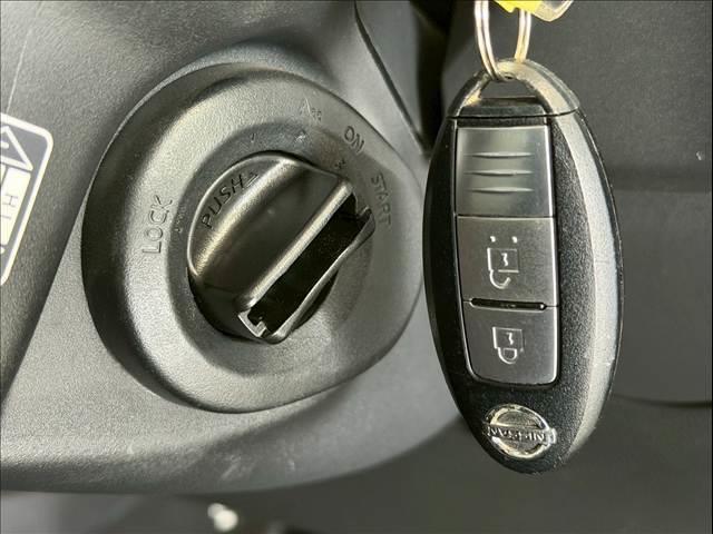 エクストレイル ２０Ｘ　ベージュ　マッドブラック　サンルーフ　シートヒーター　ルーフレール　純正ＨＤＤナビ　バックカメラ　サイドカメラ　ＥＴＣ　インテリジェントキー　純正１７インチＡＷ　カプロンシート　フロントフォグ（16枚目）