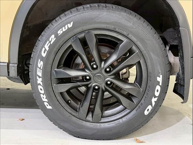 エクストレイル ２０Ｘ　ベージュ　マッドブラック　サンルーフ　シートヒーター　ルーフレール　純正ＨＤＤナビ　バックカメラ　サイドカメラ　ＥＴＣ　インテリジェントキー　純正１７インチＡＷ　カプロンシート　フロントフォグ（28枚目）