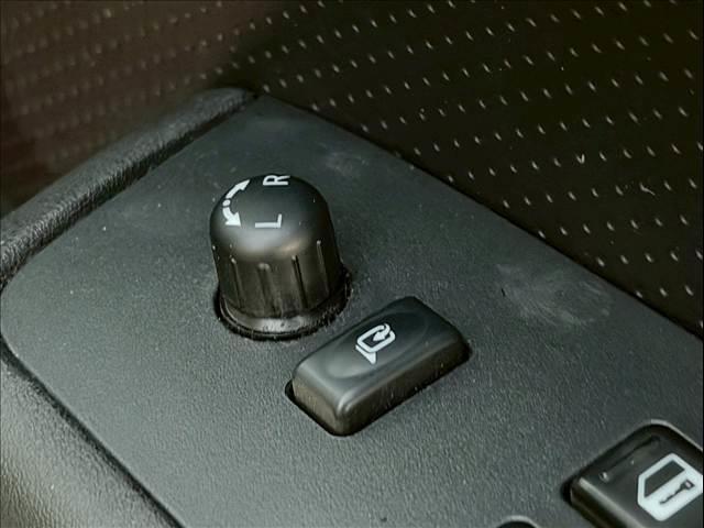 エクストレイル ２０Ｘ　ベージュ　マッドブラック　サンルーフ　シートヒーター　ルーフレール　純正ＨＤＤナビ　バックカメラ　サイドカメラ　ＥＴＣ　インテリジェントキー　純正１７インチＡＷ　カプロンシート　フロントフォグ（42枚目）