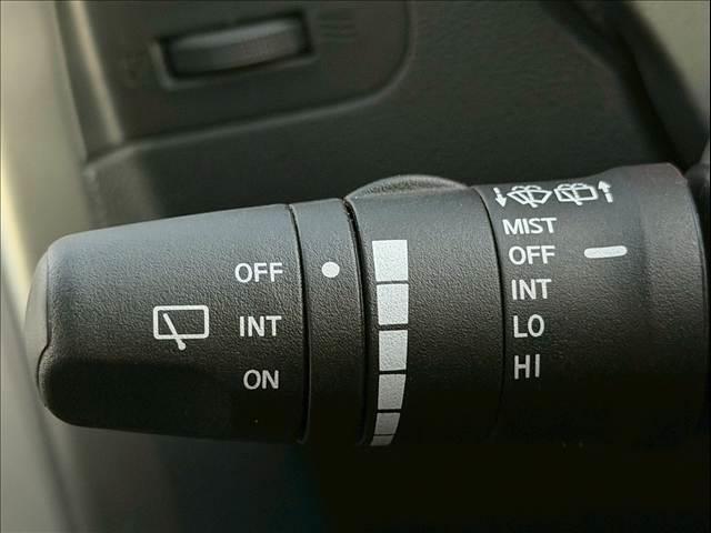 エクストレイル ２０Ｘ　ベージュ　マッドブラック　サンルーフ　シートヒーター　ルーフレール　純正ＨＤＤナビ　バックカメラ　サイドカメラ　ＥＴＣ　インテリジェントキー　純正１７インチＡＷ　カプロンシート　フロントフォグ（48枚目）