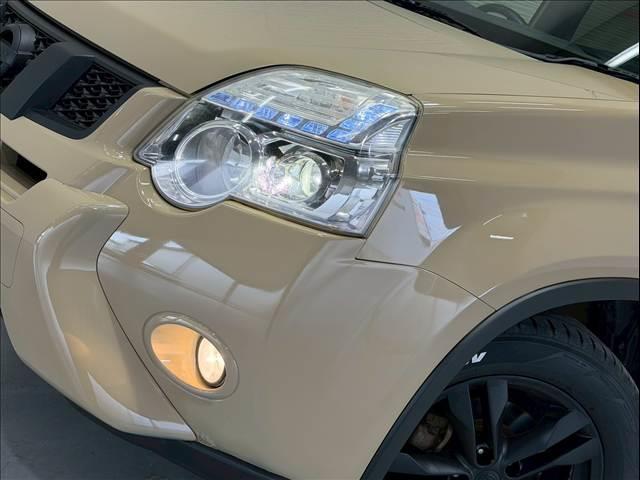 エクストレイル ２０Ｘ　ベージュ　マッドブラック　サンルーフ　シートヒーター　ルーフレール　純正ＨＤＤナビ　バックカメラ　サイドカメラ　ＥＴＣ　インテリジェントキー　純正１７インチＡＷ　カプロンシート　フロントフォグ（79枚目）