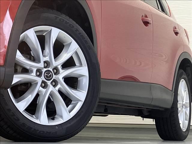 ＣＸ－５ ＸＤ　Ｌパッケージ　黒革　ＢＯＳＥサウンド　ＲＶＭ　シートヒーター　クルーズコントロール　パワーシート　ＥＴＣ　ＨＩＤヘッド　サイドカメラ　スマートキー　プッシュスタート　アイドリングストップ　純正１９インチＡＷ（11枚目）
