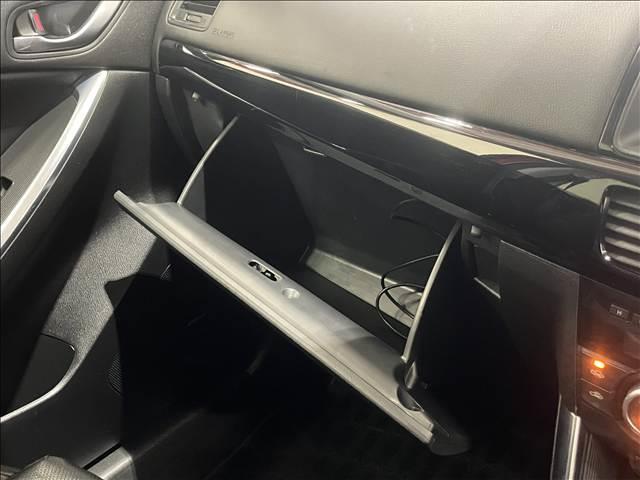 ＣＸ－５ ＸＤ　Ｌパッケージ　黒革　ＢＯＳＥサウンド　ＲＶＭ　シートヒーター　クルーズコントロール　パワーシート　ＥＴＣ　ＨＩＤヘッド　サイドカメラ　スマートキー　プッシュスタート　アイドリングストップ　純正１９インチＡＷ（67枚目）