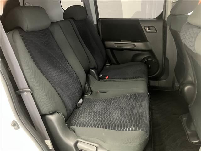 クロスロード ＨＩＤエディション　ケンウッドナビ　Ｂｌｕｅｔｏｏｔｈ　フルセグ　ＣＤ／ＤＶＤ再生　ＥＴＣ　キーレスキー　ＨＩＤヘッドライト　フロントフォグ　純正１７インチＡＷ　３列７人乗り（8枚目）