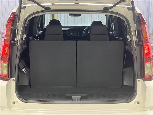 クロスロード ＨＩＤエディション　ケンウッドナビ　Ｂｌｕｅｔｏｏｔｈ　フルセグ　ＣＤ／ＤＶＤ再生　ＥＴＣ　キーレスキー　ＨＩＤヘッドライト　フロントフォグ　純正１７インチＡＷ　３列７人乗り（22枚目）