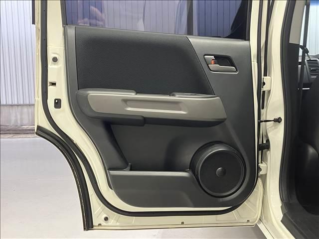 クロスロード ＨＩＤエディション　ケンウッドナビ　Ｂｌｕｅｔｏｏｔｈ　フルセグ　ＣＤ／ＤＶＤ再生　ＥＴＣ　キーレスキー　ＨＩＤヘッドライト　フロントフォグ　純正１７インチＡＷ　３列７人乗り（33枚目）