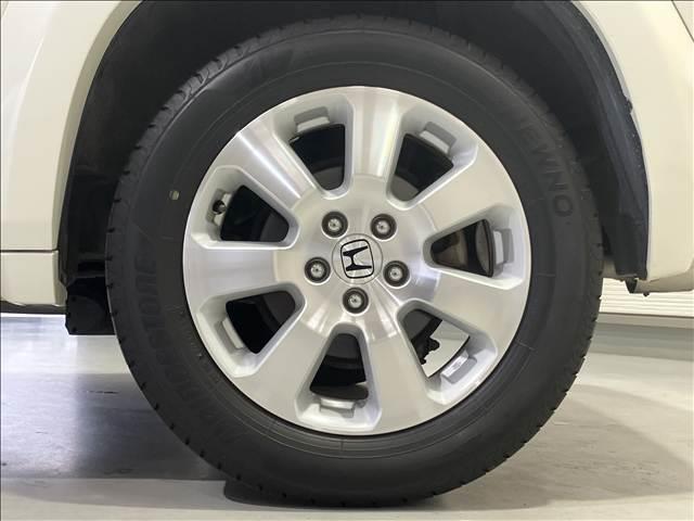 クロスロード ＨＩＤエディション　ケンウッドナビ　Ｂｌｕｅｔｏｏｔｈ　フルセグ　ＣＤ／ＤＶＤ再生　ＥＴＣ　キーレスキー　ＨＩＤヘッドライト　フロントフォグ　純正１７インチＡＷ　３列７人乗り（40枚目）