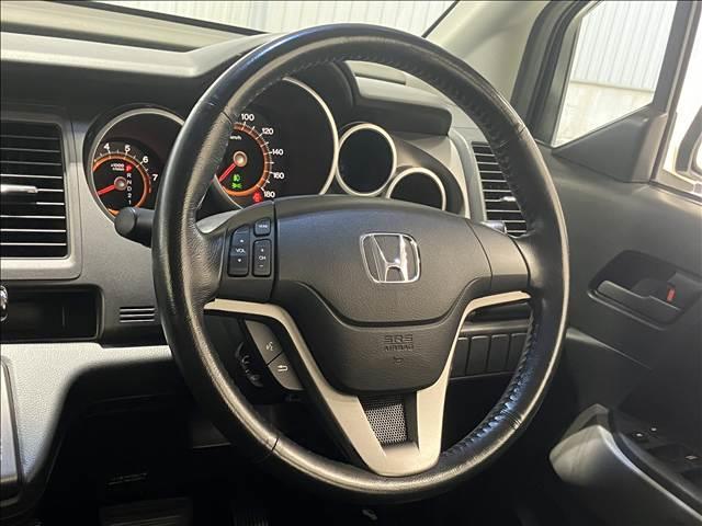 クロスロード ＨＩＤエディション　ケンウッドナビ　Ｂｌｕｅｔｏｏｔｈ　フルセグ　ＣＤ／ＤＶＤ再生　ＥＴＣ　キーレスキー　ＨＩＤヘッドライト　フロントフォグ　純正１７インチＡＷ　３列７人乗り（77枚目）