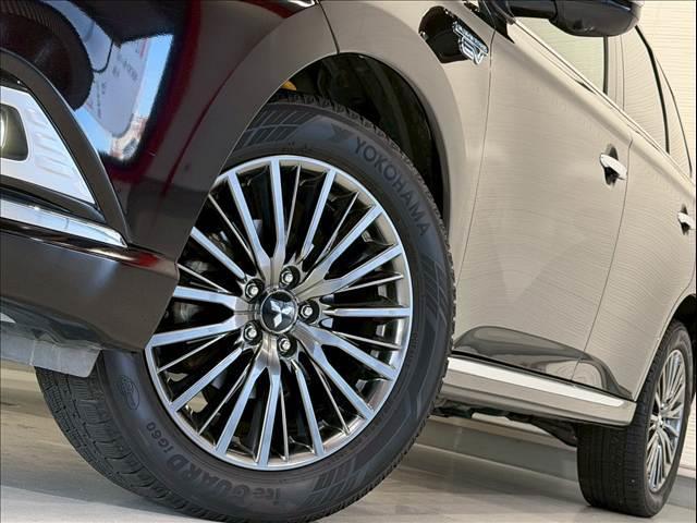 �y�����A���~�z�C�[���z�O�ςɃ}�b�`���������A���~�z�C�[���𑕒����Ă���܂��B�e��ЊO�A���~�z�C�[����A�X�^�b�h���X�^�C�����戵�����Ă���܂��B���񂲑��k����������