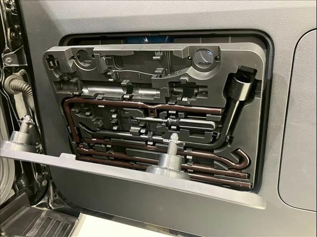 ランドクルーザープラド ＴＸ　Ｌパッケージ　サンルーフ　黒革　全周囲カメラ　ＢＳＭ　レーダークルーズ　シートヒーター／クーラー　オートハイビーム　レーンキープ　衝突軽減　コーナーセンサー　パワーシート　ＬＥＤ　ＵＳＢ　ＥＴＣ　純正１９インチＡＷ（24枚目）