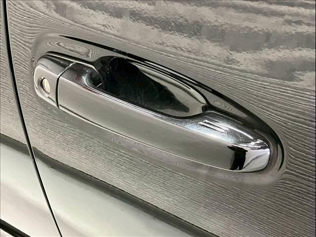 ランドクルーザープラド ＴＸ　Ｌパッケージ　サンルーフ　黒革　全周囲カメラ　ＢＳＭ　レーダークルーズ　シートヒーター／クーラー　オートハイビーム　レーンキープ　衝突軽減　コーナーセンサー　パワーシート　ＬＥＤ　ＵＳＢ　ＥＴＣ　純正１９インチＡＷ（30枚目）