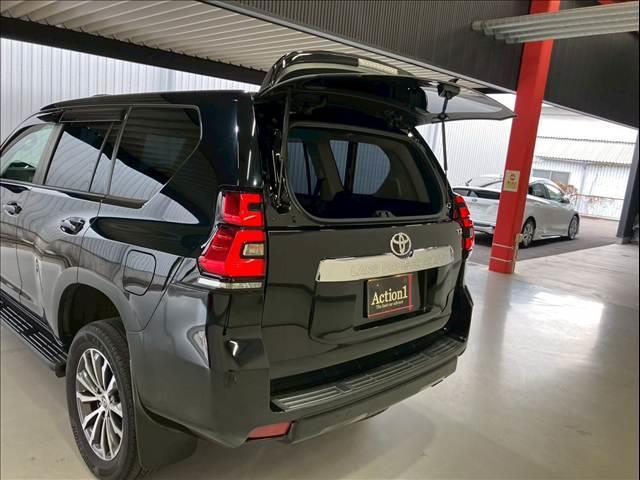 ランドクルーザープラド ＴＸ　Ｌパッケージ　サンルーフ　黒革　全周囲カメラ　ＢＳＭ　レーダークルーズ　シートヒーター／クーラー　オートハイビーム　レーンキープ　衝突軽減　コーナーセンサー　パワーシート　ＬＥＤ　ＵＳＢ　ＥＴＣ　純正１９インチＡＷ（32枚目）