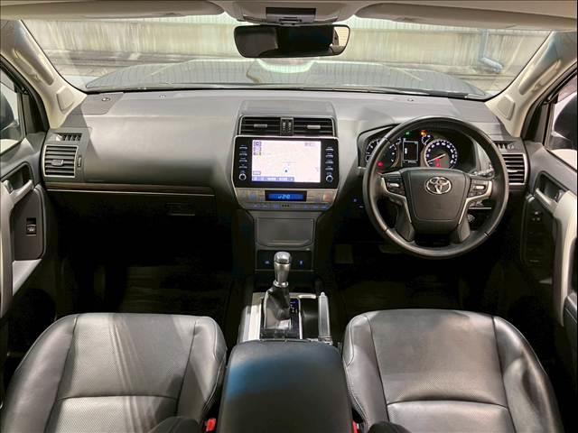 ランドクルーザープラド ＴＸ　Ｌパッケージ　黒革　全周囲カメラ　レーダークルーズ　シートヒーター／クーラー　ルーフレール　コーナーセンサー　パワーシート　ＬＥＤヘッド　オートハイビーム　レーンキープ　衝突軽減　ＵＳＢ　ＥＴＣ　純正１９インチＡＷ（2枚目）