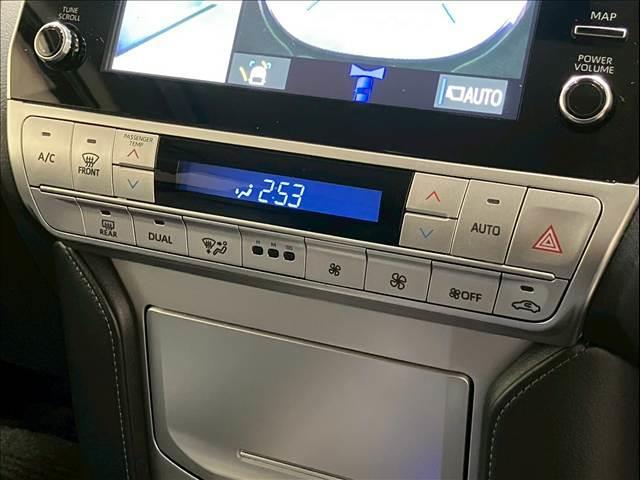 ランドクルーザープラド ＴＸ　Ｌパッケージ　黒革　全周囲カメラ　レーダークルーズ　シートヒーター／クーラー　ルーフレール　コーナーセンサー　パワーシート　ＬＥＤヘッド　オートハイビーム　レーンキープ　衝突軽減　ＵＳＢ　ＥＴＣ　純正１９インチＡＷ（12枚目）