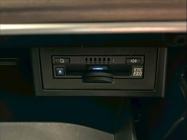 ランドクルーザープラド ＴＸ　Ｌパッケージ　黒革　全周囲カメラ　レーダークルーズ　シートヒーター／クーラー　ルーフレール　コーナーセンサー　パワーシート　ＬＥＤヘッド　オートハイビーム　レーンキープ　衝突軽減　ＵＳＢ　ＥＴＣ　純正１９インチＡＷ（15枚目）