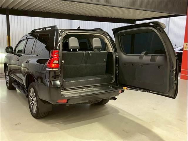 ランドクルーザープラド ＴＸ　Ｌパッケージ　黒革　全周囲カメラ　レーダークルーズ　シートヒーター／クーラー　ルーフレール　コーナーセンサー　パワーシート　ＬＥＤヘッド　オートハイビーム　レーンキープ　衝突軽減　ＵＳＢ　ＥＴＣ　純正１９インチＡＷ（24枚目）