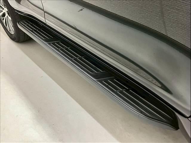 ランドクルーザープラド ＴＸ　Ｌパッケージ　黒革　全周囲カメラ　レーダークルーズ　シートヒーター／クーラー　ルーフレール　コーナーセンサー　パワーシート　ＬＥＤヘッド　オートハイビーム　レーンキープ　衝突軽減　ＵＳＢ　ＥＴＣ　純正１９インチＡＷ（30枚目）