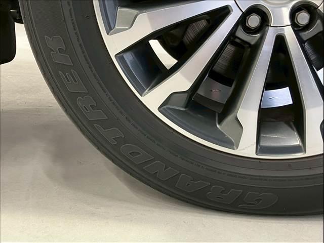 ランドクルーザープラド ＴＸ　Ｌパッケージ　黒革　全周囲カメラ　レーダークルーズ　シートヒーター／クーラー　ルーフレール　コーナーセンサー　パワーシート　ＬＥＤヘッド　オートハイビーム　レーンキープ　衝突軽減　ＵＳＢ　ＥＴＣ　純正１９インチＡＷ（40枚目）
