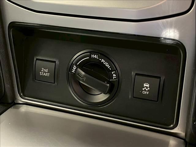 ランドクルーザープラド ＴＸ　Ｌパッケージ　黒革　全周囲カメラ　レーダークルーズ　シートヒーター／クーラー　ルーフレール　コーナーセンサー　パワーシート　ＬＥＤヘッド　オートハイビーム　レーンキープ　衝突軽減　ＵＳＢ　ＥＴＣ　純正１９インチＡＷ（64枚目）