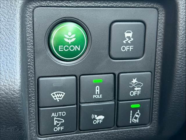 ヴェゼル ハイブリッドＺ・ホンダセンシング　ハーフレザー　レーダークルーズ　純正ナビ　ルーフレール　バックカメラ　シートヒーター　ＵＳＢポート　ＨＤＭＩ　ＥＴＣ　パドルシフト　ステアリングリモコン　Ｂｌｕｅｔｏｏｔｈ　フルセグ　純正１７ＡＷ（15枚目）