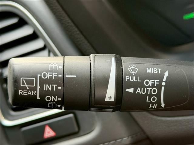 ヴェゼル ハイブリッドＺ・ホンダセンシング　ハーフレザー　レーダークルーズ　純正ナビ　ルーフレール　バックカメラ　シートヒーター　ＵＳＢポート　ＨＤＭＩ　ＥＴＣ　パドルシフト　ステアリングリモコン　Ｂｌｕｅｔｏｏｔｈ　フルセグ　純正１７ＡＷ（43枚目）