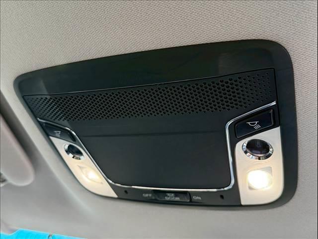 ヴェゼル ハイブリッドＺ・ホンダセンシング　ハーフレザー　レーダークルーズ　純正ナビ　ルーフレール　バックカメラ　シートヒーター　ＵＳＢポート　ＨＤＭＩ　ＥＴＣ　パドルシフト　ステアリングリモコン　Ｂｌｕｅｔｏｏｔｈ　フルセグ　純正１７ＡＷ（53枚目）
