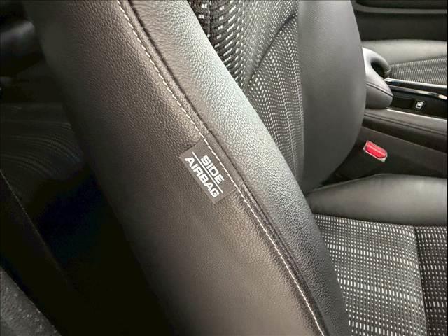 ヴェゼル ハイブリッドＺ・ホンダセンシング　ハーフレザー　レーダークルーズ　純正ナビ　ルーフレール　バックカメラ　シートヒーター　ＵＳＢポート　ＨＤＭＩ　ＥＴＣ　パドルシフト　ステアリングリモコン　Ｂｌｕｅｔｏｏｔｈ　フルセグ　純正１７ＡＷ（71枚目）