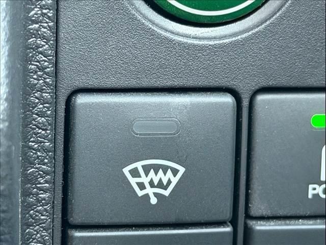 ヴェゼル ハイブリッドＺ・ホンダセンシング　ハーフレザー　レーダークルーズ　純正ナビ　ルーフレール　バックカメラ　シートヒーター　ＵＳＢポート　ＨＤＭＩ　ＥＴＣ　パドルシフト　ステアリングリモコン　Ｂｌｕｅｔｏｏｔｈ　フルセグ　純正１７ＡＷ（73枚目）