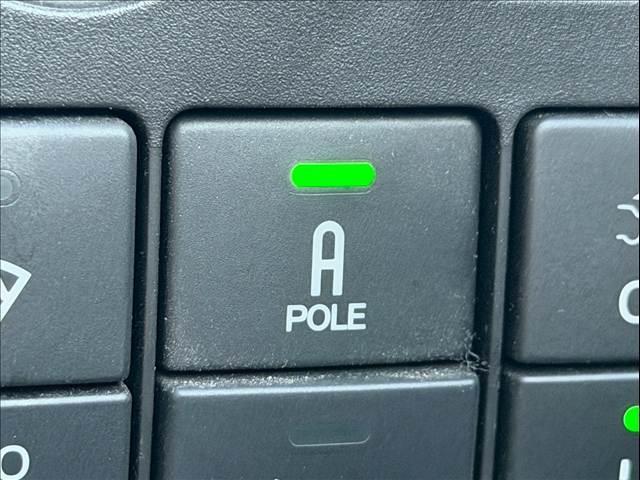 ヴェゼル ハイブリッドＺ・ホンダセンシング　ハーフレザー　レーダークルーズ　純正ナビ　ルーフレール　バックカメラ　シートヒーター　ＵＳＢポート　ＨＤＭＩ　ＥＴＣ　パドルシフト　ステアリングリモコン　Ｂｌｕｅｔｏｏｔｈ　フルセグ　純正１７ＡＷ（74枚目）