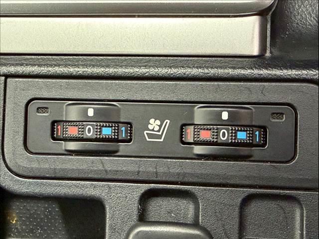 ランドクルーザープラド ＴＸ　Ｌパッケージ　ワンオーナー　黒革　全周囲カメラ　メーカーナビ　レーダークルーズ　シートヒーター／クーラー　コーナーセンサー　センターデフロック　ＬＥＤ　ＥＴＣ　ドライブレコーダー　ＵＳＢポート　純正１９インチＡＷ（5枚目）