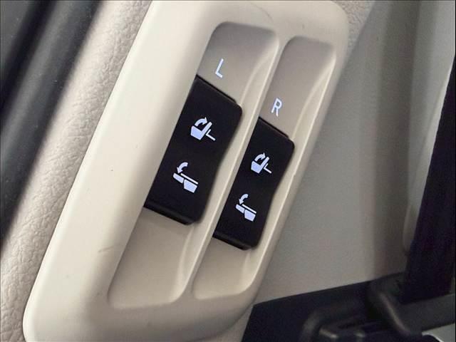 ランドクルーザープラド ＴＸ　Ｌパッケージ　ワンオーナー　黒革　全周囲カメラ　メーカーナビ　レーダークルーズ　シートヒーター／クーラー　コーナーセンサー　センターデフロック　ＬＥＤ　ＥＴＣ　ドライブレコーダー　ＵＳＢポート　純正１９インチＡＷ（16枚目）