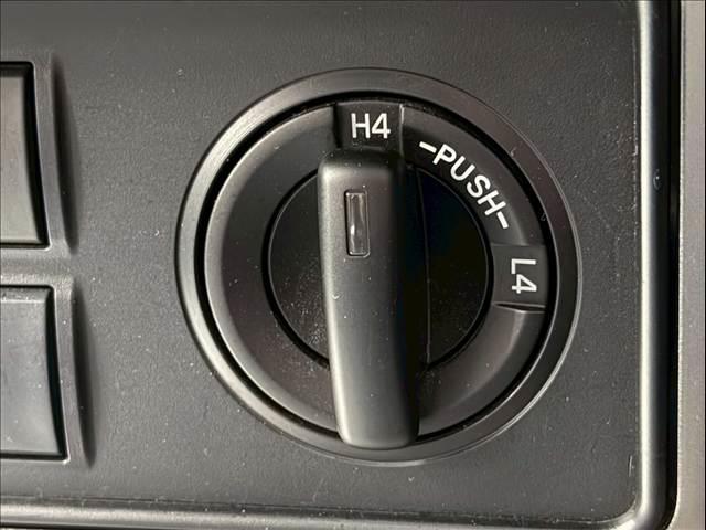 ランドクルーザープラド ＴＸ　Ｌパッケージ　ワンオーナー　黒革　全周囲カメラ　メーカーナビ　レーダークルーズ　シートヒーター／クーラー　コーナーセンサー　センターデフロック　ＬＥＤ　ＥＴＣ　ドライブレコーダー　ＵＳＢポート　純正１９インチＡＷ（52枚目）