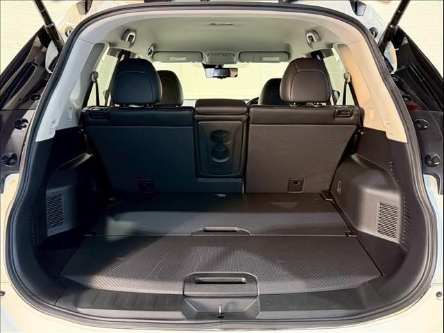 エクストレイル ２０Ｘｉ　プロパイロット　全周囲カメラ　ＬＥＤヘッド　エマージェンシーブレーキ　パワーバックドア　インテリジェントルームミラー　シートヒーター　コーナーセンサー　ＢＳＭ　純正１８インチＡＷ　ドライブレコーダー（21枚目）