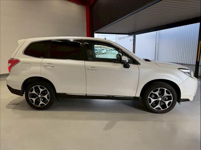 フォレスター 2.0XT アイサイト サンルーフ ハーフレザー シートヒーター レーダークルーズ パワーシート パドルシフト サイバーナビ バックカメラ ETC Bluetooth フルセグ CD/DVD再生 スマートキー 純正18AW(18枚目)