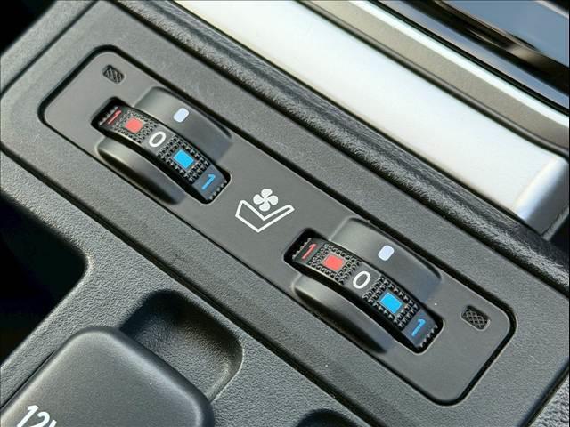 ランドクルーザープラド TX Lパッケージ 黒革 全周囲カメラ 純正19インチAW レーダークルーズ シートヒーター/クーラー メーカーナビ コーナーセンサー LEDヘッド オートハイビーム 衝突軽減 レーンキープ ETC USB スマートキー(5枚目)