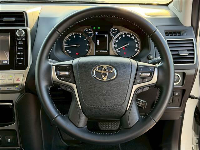 ランドクルーザープラド TX Lパッケージ 黒革 全周囲カメラ 純正19インチAW レーダークルーズ シートヒーター/クーラー メーカーナビ コーナーセンサー LEDヘッド オートハイビーム 衝突軽減 レーンキープ ETC USB スマートキー(13枚目)