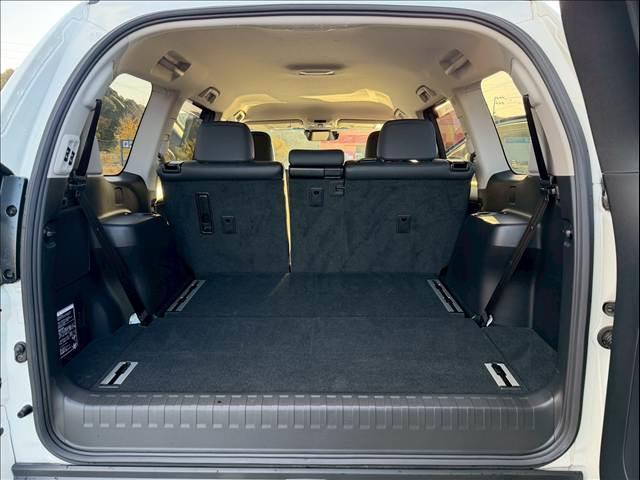 ランドクルーザープラド TX Lパッケージ 黒革 全周囲カメラ 純正19インチAW レーダークルーズ シートヒーター/クーラー メーカーナビ コーナーセンサー LEDヘッド オートハイビーム 衝突軽減 レーンキープ ETC USB スマートキー(20枚目)