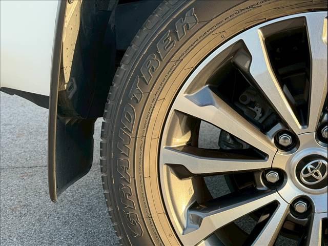 ランドクルーザープラド TX Lパッケージ 黒革 全周囲カメラ 純正19インチAW レーダークルーズ シートヒーター/クーラー メーカーナビ コーナーセンサー LEDヘッド オートハイビーム 衝突軽減 レーンキープ ETC USB スマートキー(27枚目)