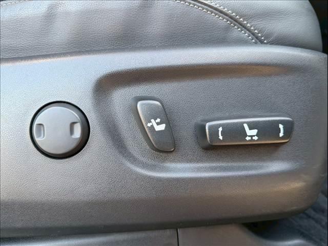 ランドクルーザープラド TX Lパッケージ 黒革 全周囲カメラ 純正19インチAW レーダークルーズ シートヒーター/クーラー メーカーナビ コーナーセンサー LEDヘッド オートハイビーム 衝突軽減 レーンキープ ETC USB スマートキー(42枚目)