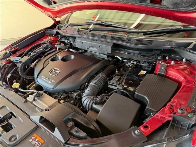 ＣＸ－５ ＸＤ　Ｌパッケージ　黒革　ＢＳＭ　レーダークルーズ　ＬＥＤヘッド　シートヒーター　パワーシート　バックカメラ　サイドカメラ　コーナーセンサー　シートメモリ―　純正ナビ　ＵＳＢポート　ドライブレコーダー　純正１９インチＡＷ（14枚目）