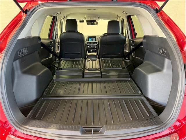 ＣＸ－５ ＸＤ　Ｌパッケージ　黒革　ＢＳＭ　レーダークルーズ　ＬＥＤヘッド　シートヒーター　パワーシート　バックカメラ　サイドカメラ　コーナーセンサー　シートメモリ―　純正ナビ　ＵＳＢポート　ドライブレコーダー　純正１９インチＡＷ（20枚目）