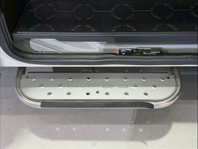 デリカD:5 P ワンオーナー 純正10型ナビ 全周囲カメラ 両側パワースライド パワーバックドア レーダークルーズ シートヒーター BSM パワーシート レーンキープ 衝突軽減 パドルシフト サイドステップ ETC(22枚目)