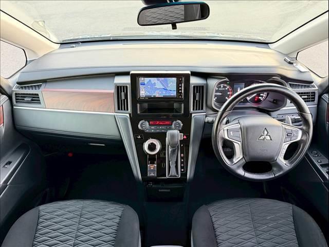 デリカD:5 G パワーパッケージ 両側パワースライド 電動サイドステップ パワーバックドア レーダークルーズ AC100V シートヒーター 衝突軽減 レーンキープ パドルシフト アイドリングストップ パワーシート ETC 純正18AW(2枚目)