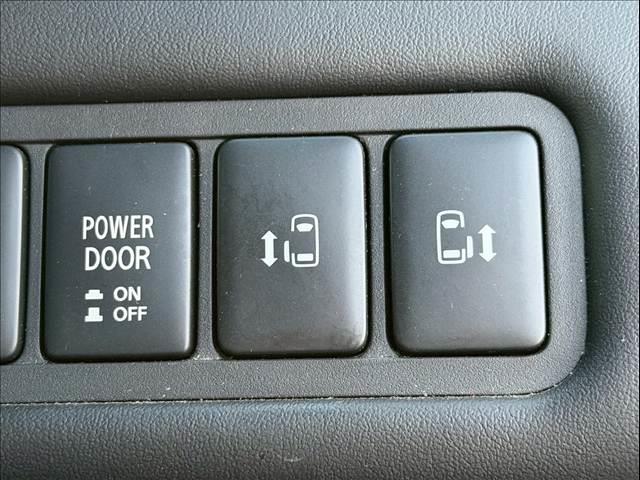 デリカD:5 G パワーパッケージ 両側パワースライド 電動サイドステップ パワーバックドア レーダークルーズ AC100V シートヒーター 衝突軽減 レーンキープ パドルシフト アイドリングストップ パワーシート ETC 純正18AW(4枚目)